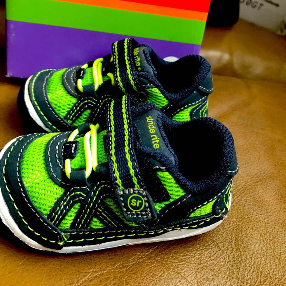 Infant stride rite sneakers